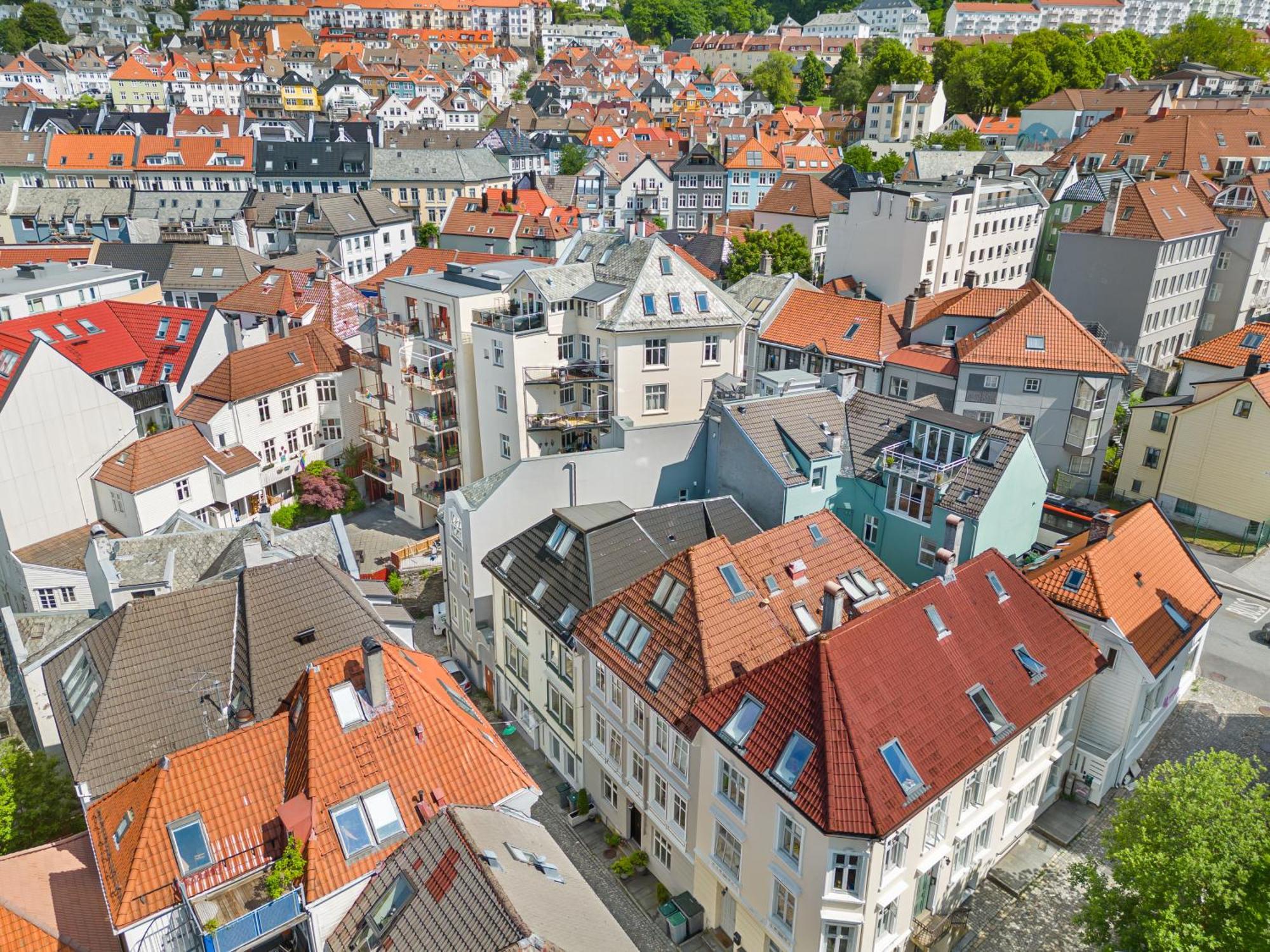 King Bed - Renovated 2024 - 2Br Behind Bryggen Appartement Bergen Buitenkant foto